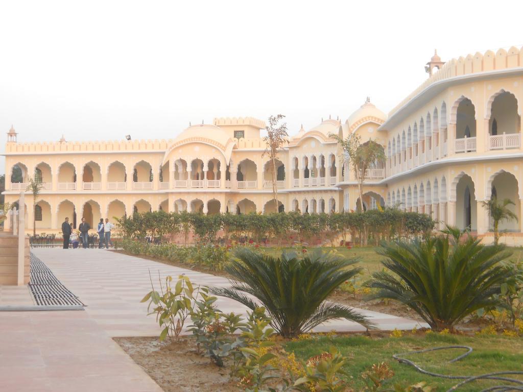 V Resorts Rajmahal Orchha Esterno foto