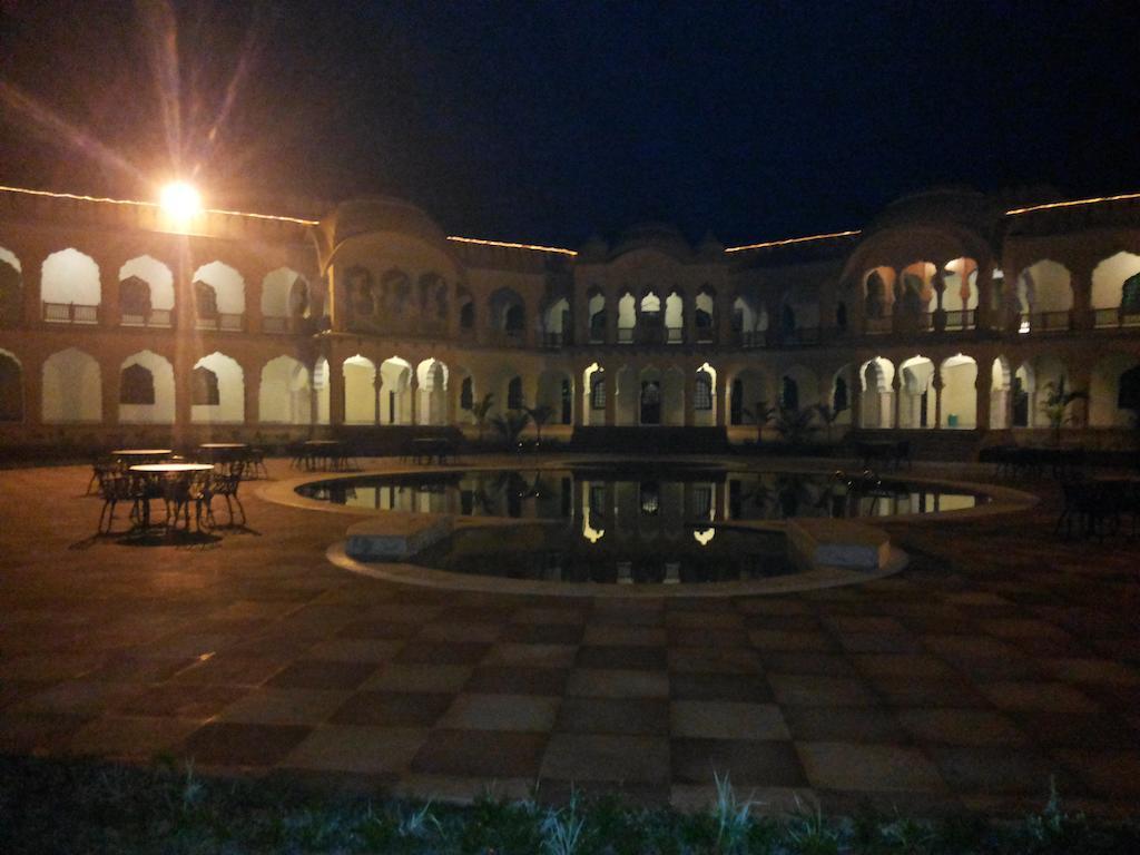 V Resorts Rajmahal Orchha Esterno foto