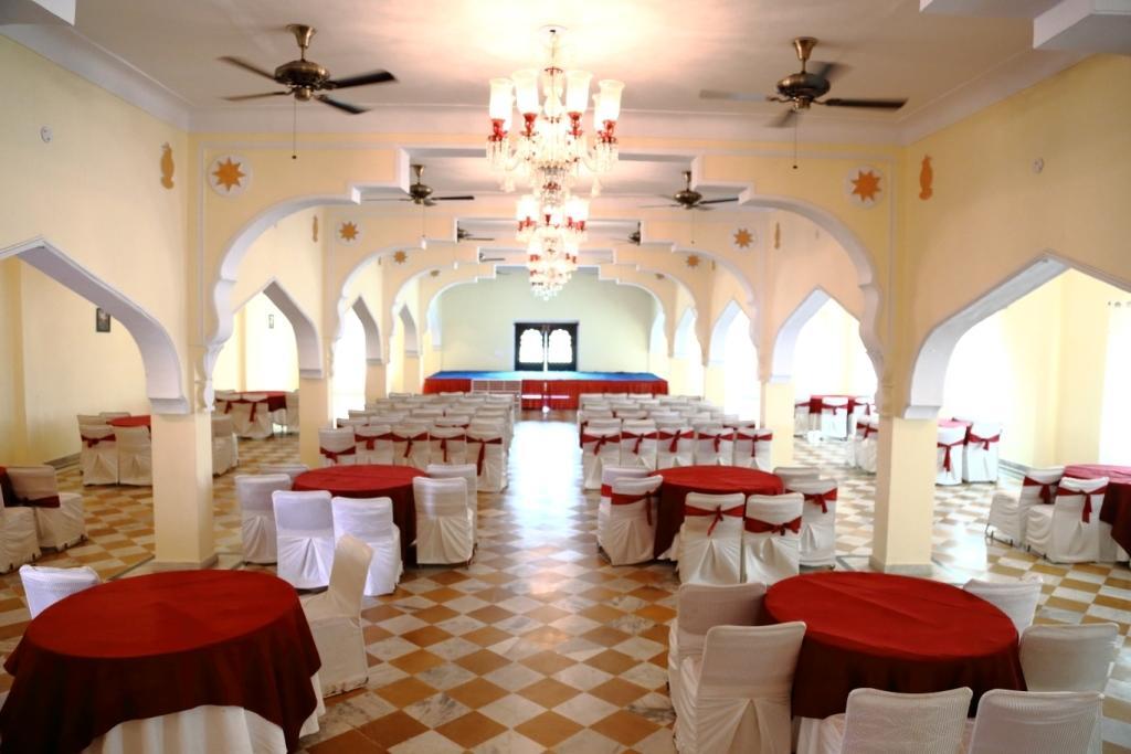 V Resorts Rajmahal Orchha Esterno foto