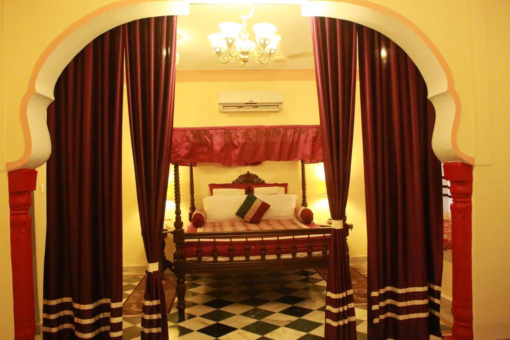 V Resorts Rajmahal Orchha Esterno foto