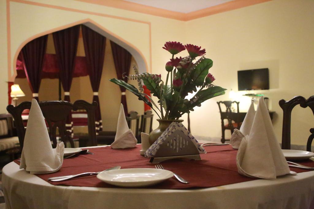 V Resorts Rajmahal Orchha Esterno foto