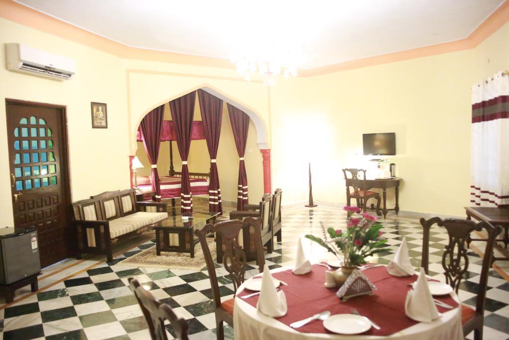 V Resorts Rajmahal Orchha Esterno foto