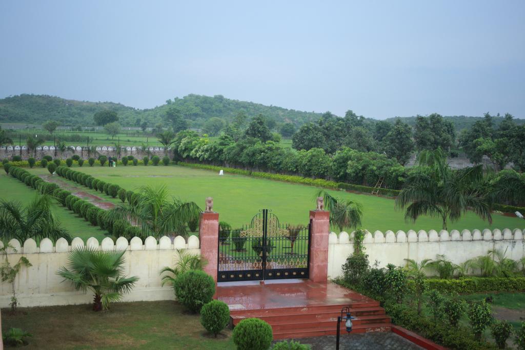 V Resorts Rajmahal Orchha Esterno foto