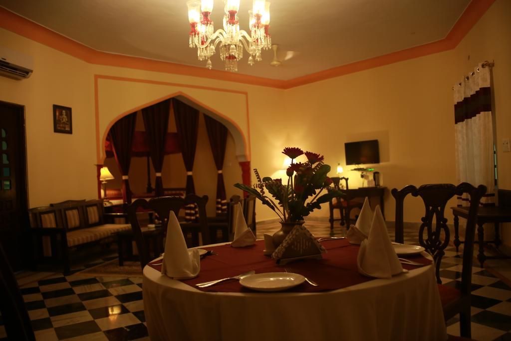 V Resorts Rajmahal Orchha Esterno foto