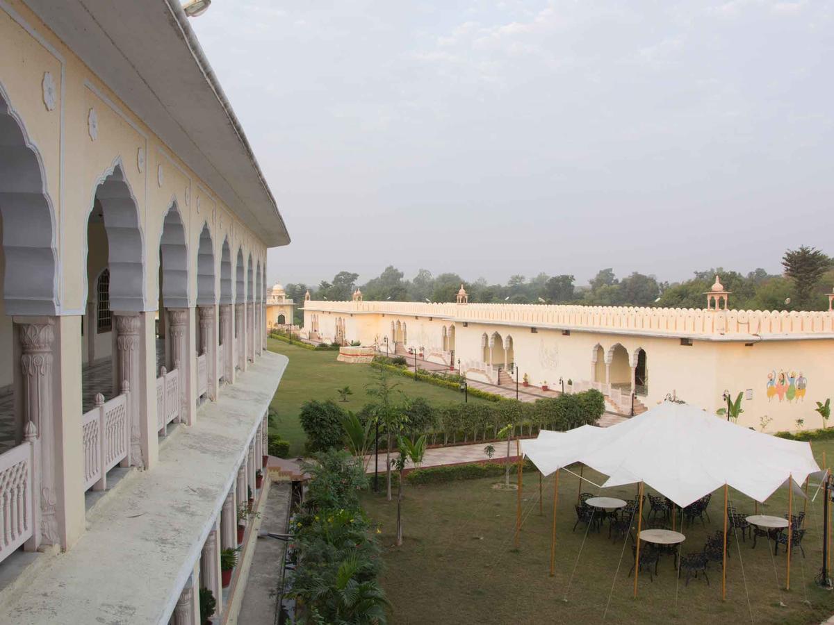 V Resorts Rajmahal Orchha Esterno foto