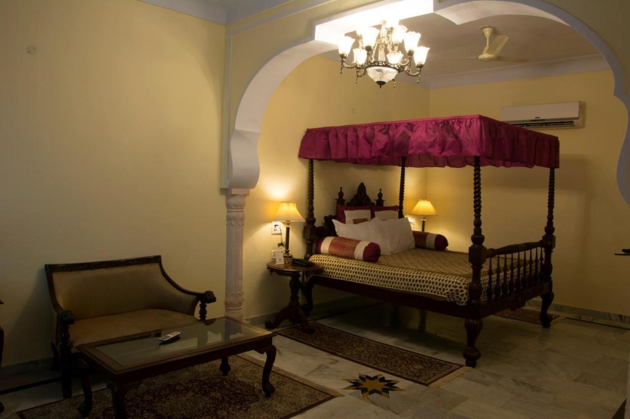 V Resorts Rajmahal Orchha Esterno foto
