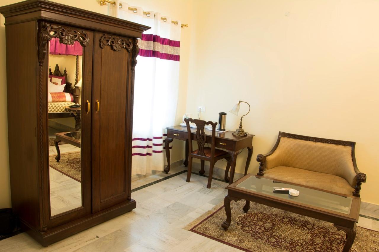 V Resorts Rajmahal Orchha Esterno foto