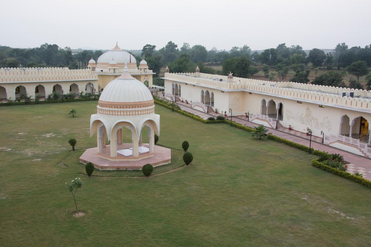 V Resorts Rajmahal Orchha Esterno foto