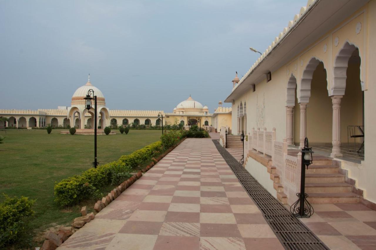 V Resorts Rajmahal Orchha Esterno foto