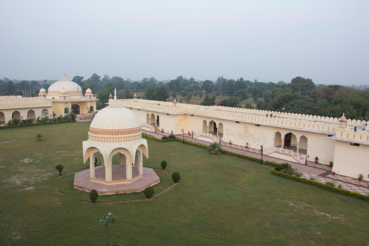 V Resorts Rajmahal Orchha Esterno foto