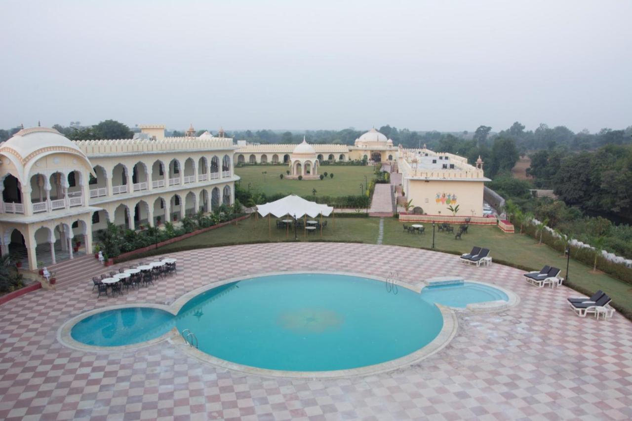 V Resorts Rajmahal Orchha Esterno foto