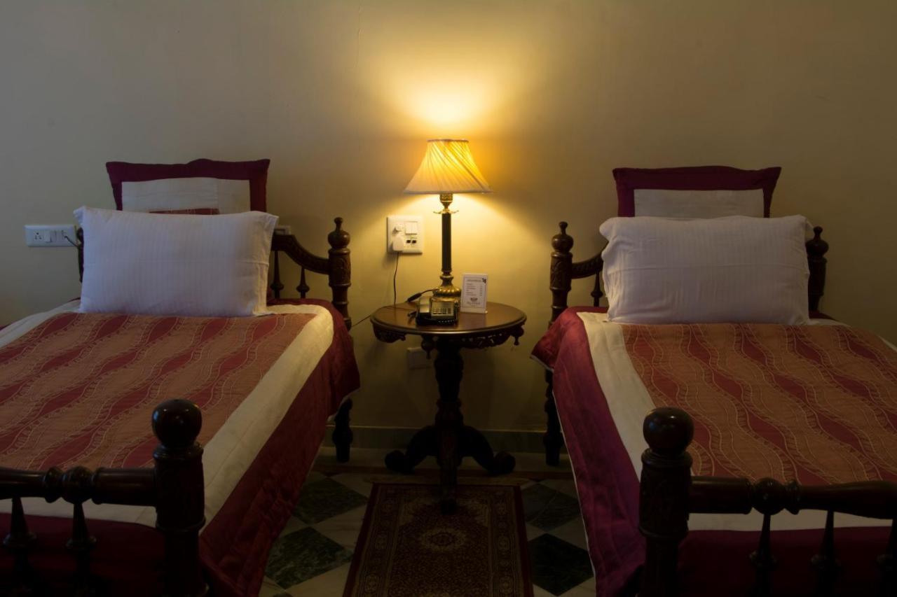 V Resorts Rajmahal Orchha Esterno foto
