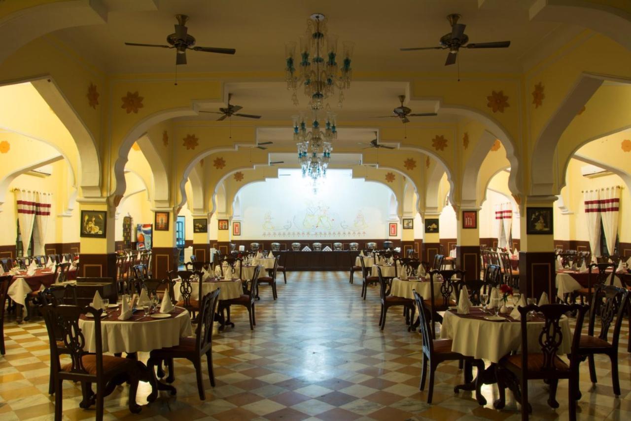 V Resorts Rajmahal Orchha Esterno foto