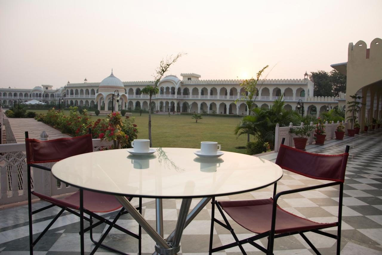 V Resorts Rajmahal Orchha Esterno foto