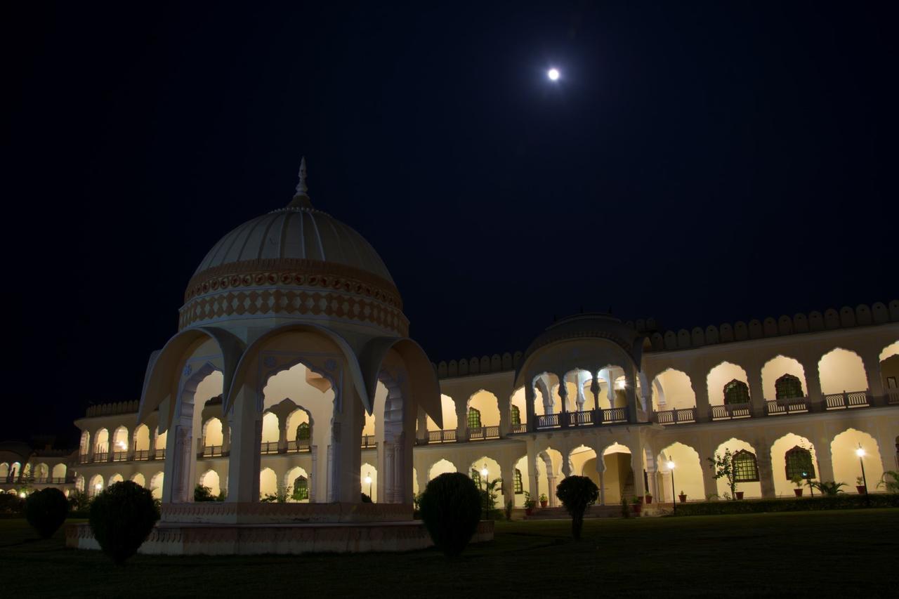 V Resorts Rajmahal Orchha Esterno foto