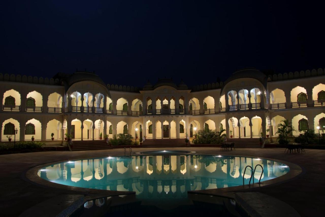 V Resorts Rajmahal Orchha Esterno foto